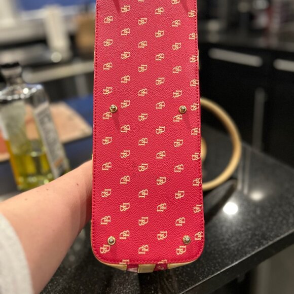 DOONEY & BOURKE BURNING RED W/ IVORY INITIALS DOME SATCHEL - Picture 4 of 8